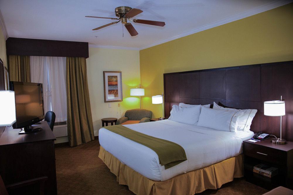 Holiday Inn Express Hotel & Suites Houston North Intercontinental By Ihg Exterior photo