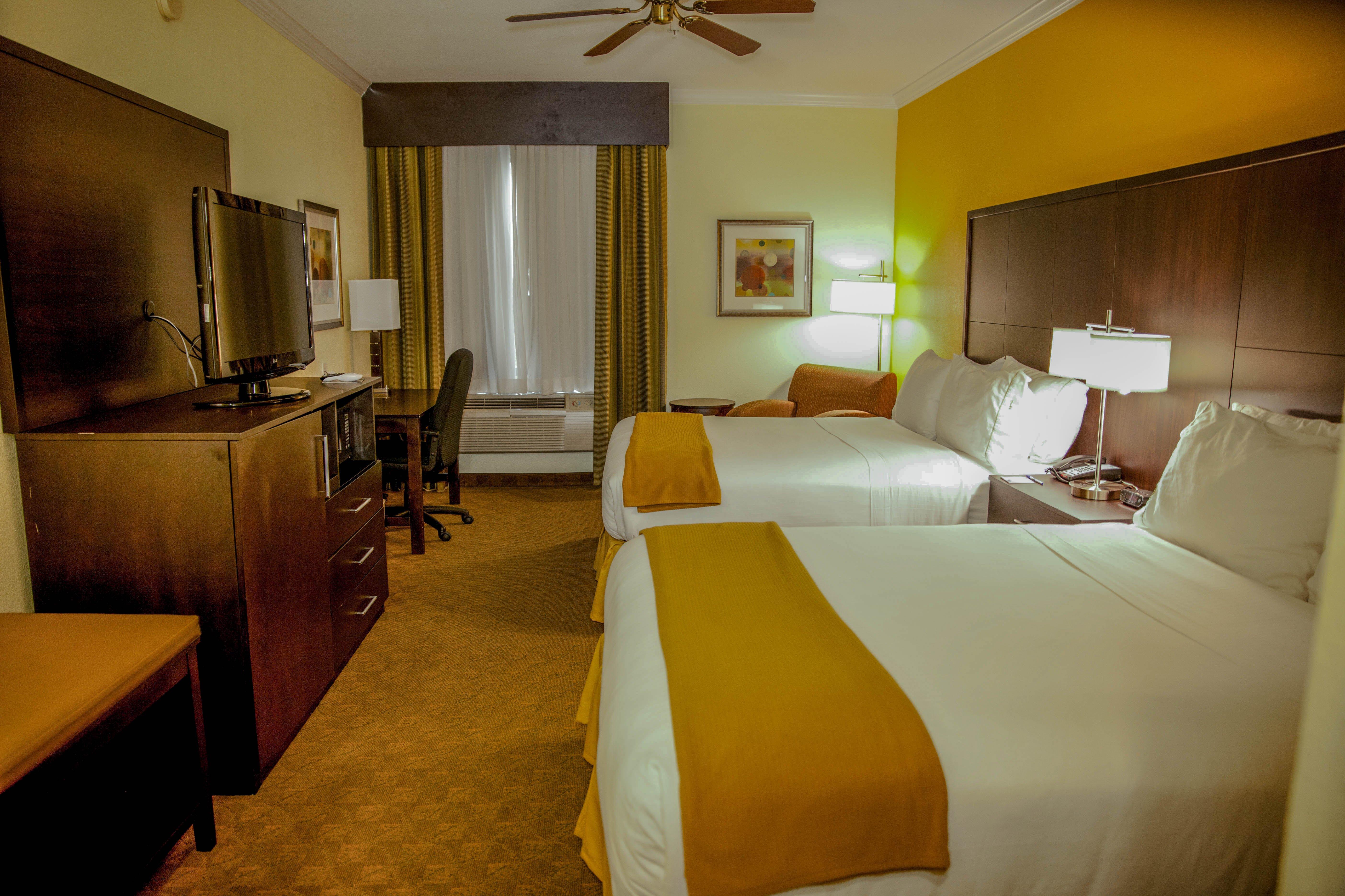 Holiday Inn Express Hotel & Suites Houston North Intercontinental By Ihg Exterior photo