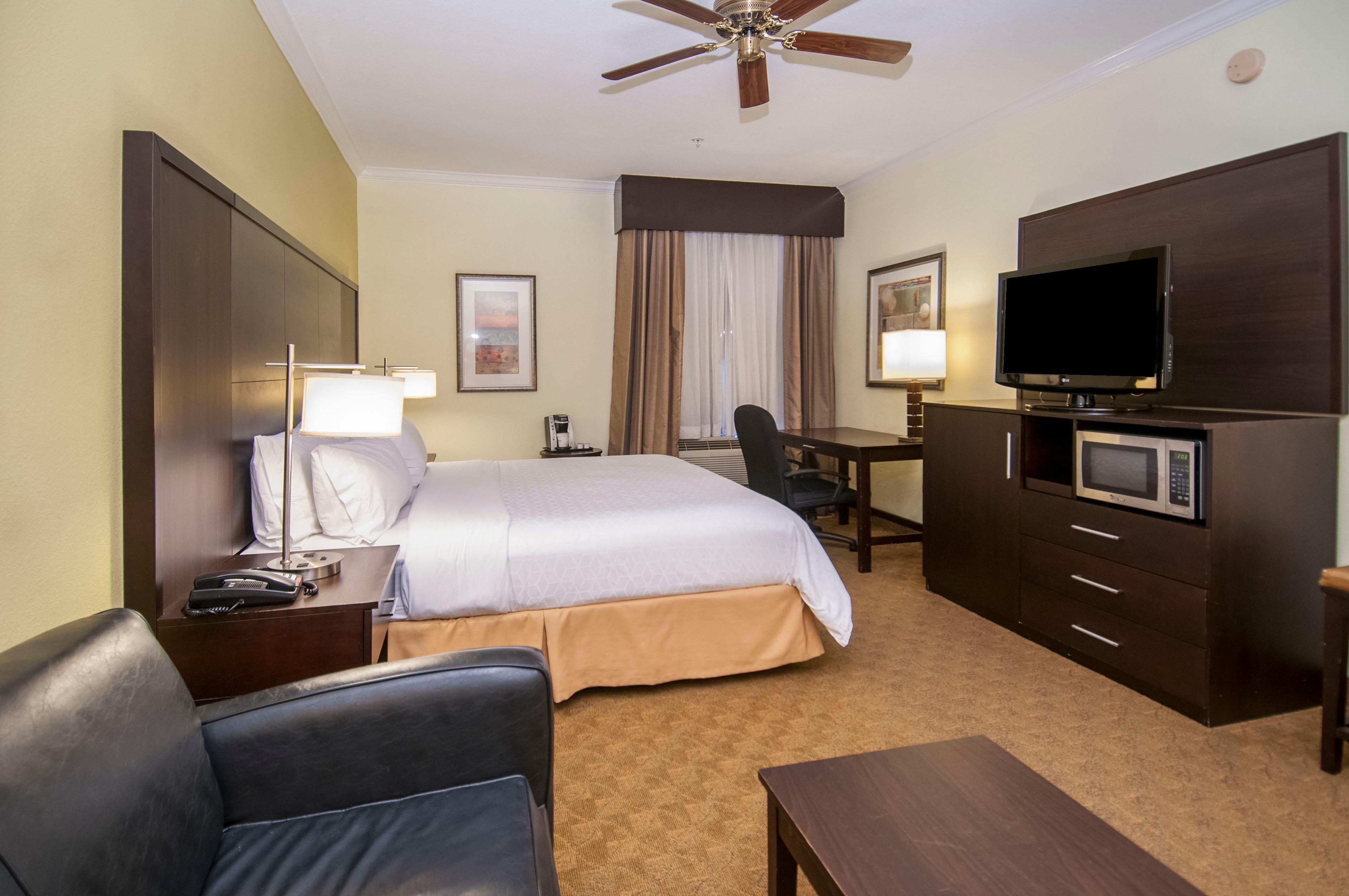 Holiday Inn Express Hotel & Suites Houston North Intercontinental By Ihg Exterior photo